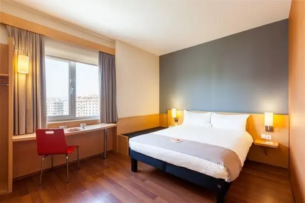 Standart Oda, Şehir Manzaralı