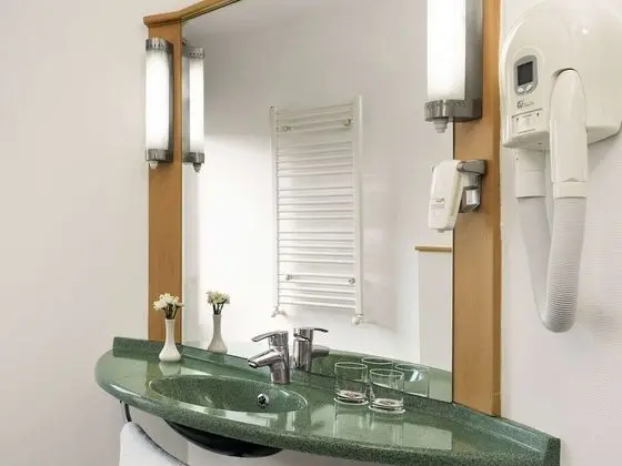 Tek Büyük Yataklı Oda, 1 Çift Kişilik Yatak