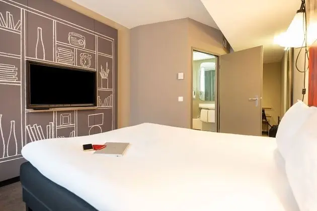 Tek Büyük Yataklı Oda, 1 Çift Kişilik Yatak