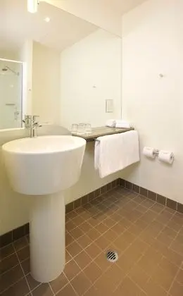 Standard Oda, 1 Büyük (Queen) Boy Yatak