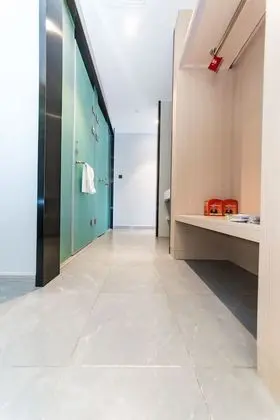 Business Tek Büyük Yataklı Oda