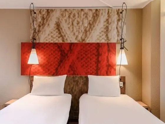 Oda, 2 Tek Kişilik Yatak (New Sleeping Comfort Concept)
