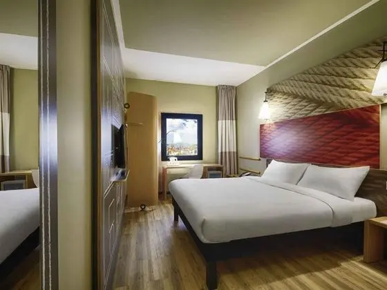 Standart Oda, Şehir Manzaralı