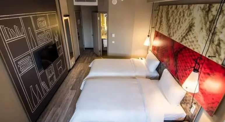 Standart Oda, Şehir Manzaralı