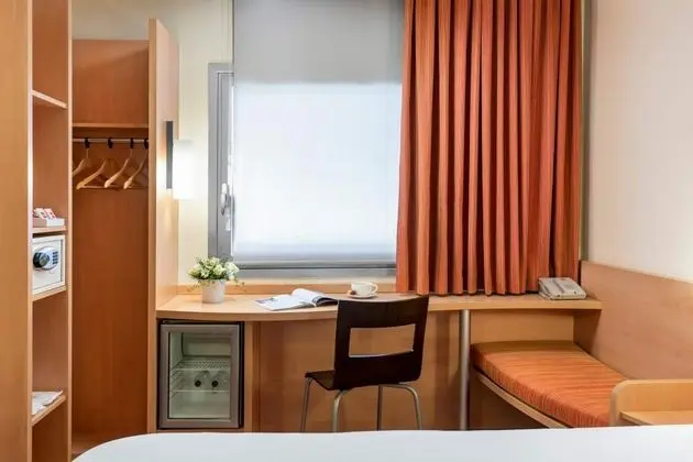 Standart Oda, Şehir Manzaralı