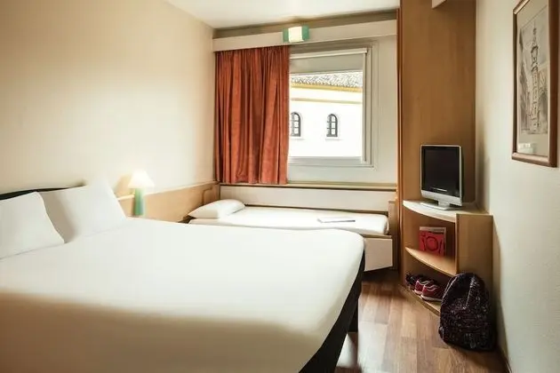 Family Oda (with 1 Double Bed and Extra Bed)