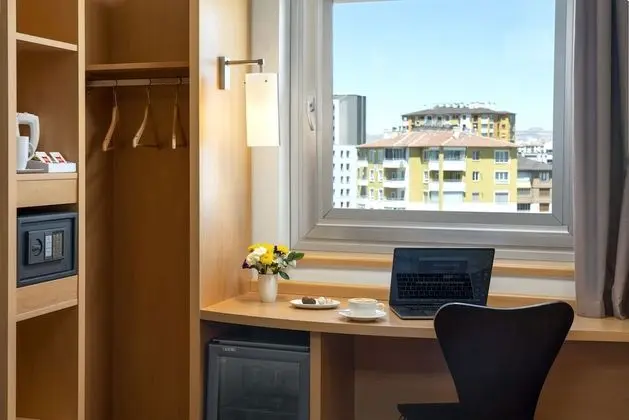 Oda, 2 Tek Kişilik Yatak