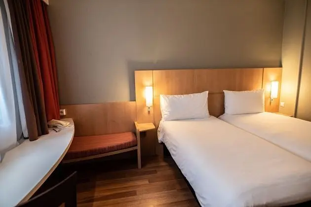 Oda, 2 Tek Kişilik Yatak