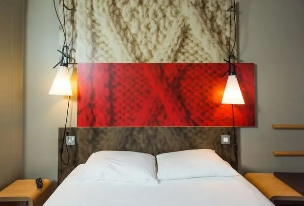 Tek Büyük Yataklı Oda, 1 Çift Kişilik Yatak