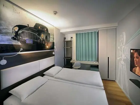 Oda, 2 Tek Kişilik Yatak (Cinema)