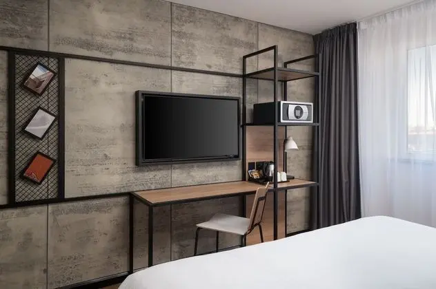 Standard Tek Büyük Yataklı Oda, 1 Çift Kişilik Yatak (NEWLY REFURBISHED)