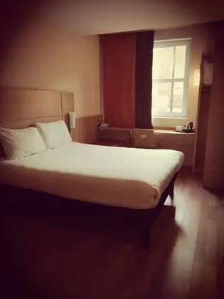 Tek Büyük Yataklı Oda, 1 Çift Kişilik Yatak