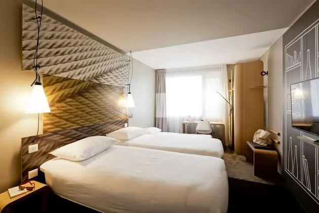 Standard Oda, 1 Çift Kişilik Yatak ve Çekyat