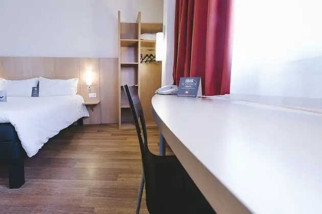 Standard Oda (1 double bed and 1 single sofabed)