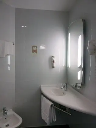 Oda, 2 Tek Kişilik Yatak