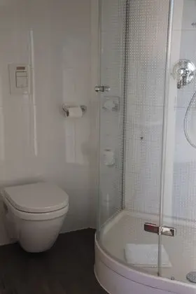 Tek Büyük Yataklı Oda, 1 Çift Kişilik Yatak