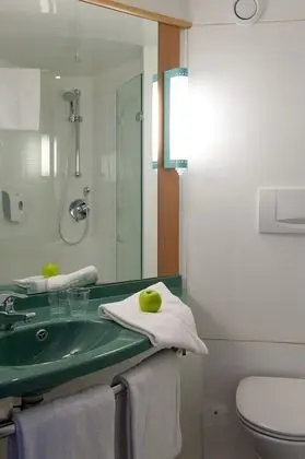 Oda, 2 Tek Kişilik Yatak