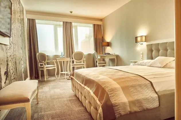 Deluxe Double Room, Palace of Parliament view