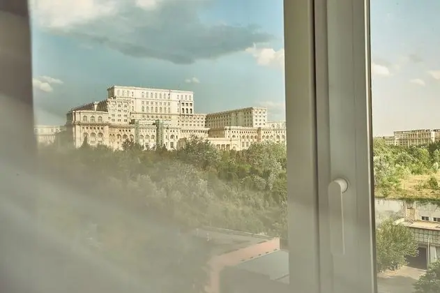 Deluxe Double Room with Sofa, Palace of Parliament view