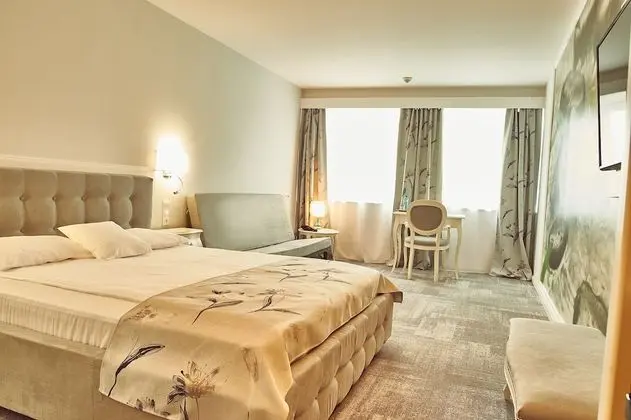 Deluxe Family Room with Sofabed, Palace of Parliament view