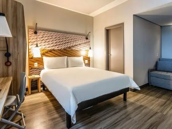 Oda, 1 Çift Kişilik Yatak ve Çekyat