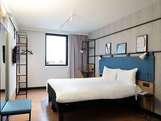 Standard Tek Büyük Yataklı Oda, 1 Çift Kişilik Yatak ve Çekyat (and 1 sofa)