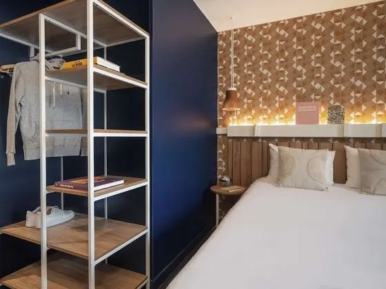 Üç Kişilik Oda (with 1 double bed + 1 sofa bed)