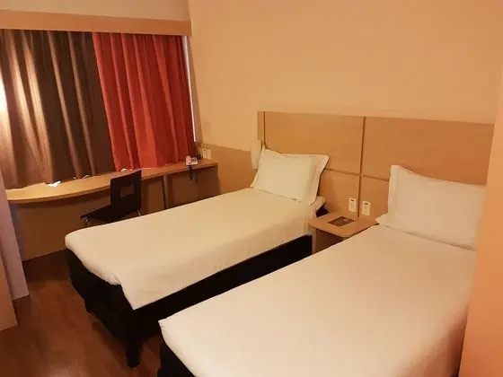 Oda, 2 Tek Kişilik Yatak