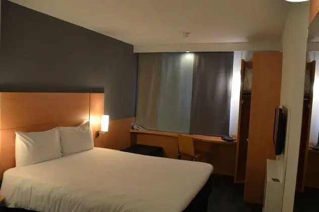 Tek Büyük Yataklı Oda, 1 Çift Kişilik Yatak