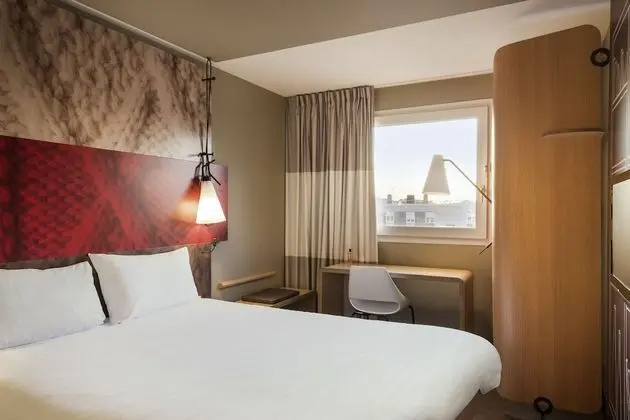 Tek Büyük Yataklı Oda, 1 Çift Kişilik Yatak