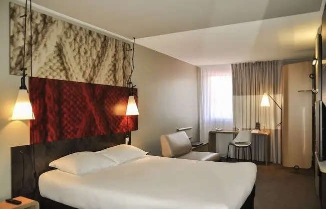 Tek Büyük Yataklı Oda, 1 Çift Kişilik Yatak