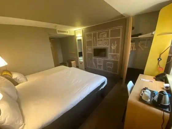 Family Tek Büyük Yataklı Oda