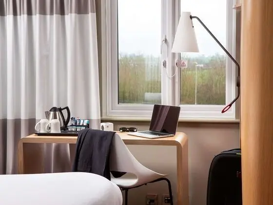 Tek Büyük Yataklı Oda, 1 Çift Kişilik Yatak