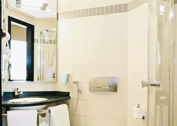Panorama View with Amenities