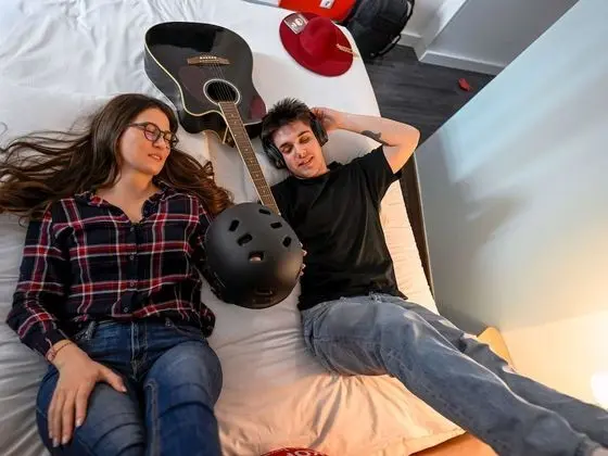 Tek Büyük Yataklı Oda, 1 Çift Kişilik Yatak