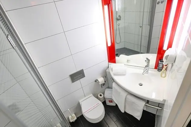 Tek Büyük Yataklı Oda, 1 Çift Kişilik Yatak