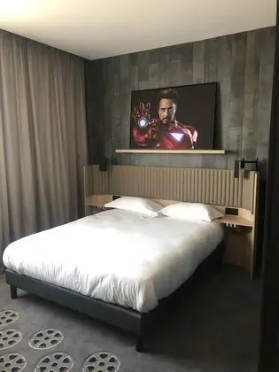 Tek Büyük Yataklı Oda, 2 Tek Kişilik Yatak