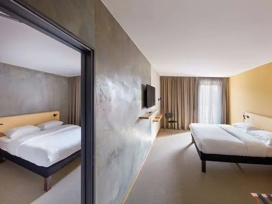 Standard Süit, 2 Çift Kişilik Yatak, Bağlantılı Odalar (Family)