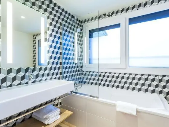 Standard Süit, 1 Çift Kişilik Yatak ve Çekyat
