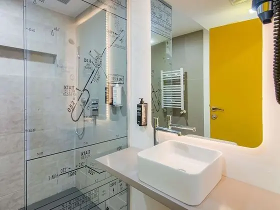 Premium Oda, 1 En Büyük (King) Boy Yatak ve Çekyat