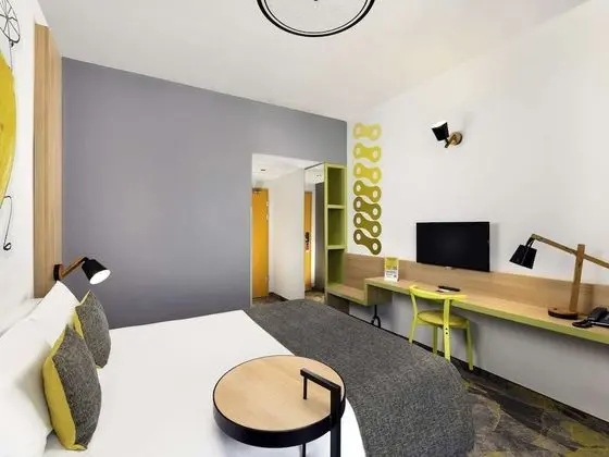 Design Tek Büyük Yataklı Oda, 1 Çift Kişilik Yatak