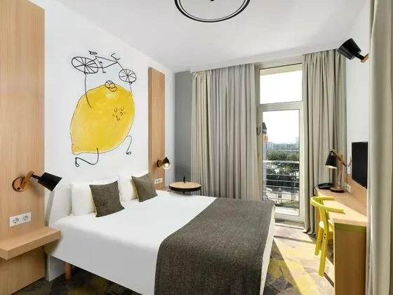 Design Tek Büyük Yataklı Oda, 1 Çift Kişilik Yatak