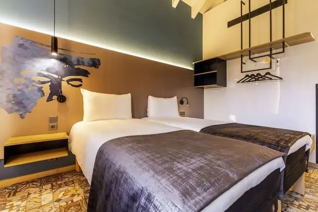 Oda, 3 Tek Kişilik Yatak