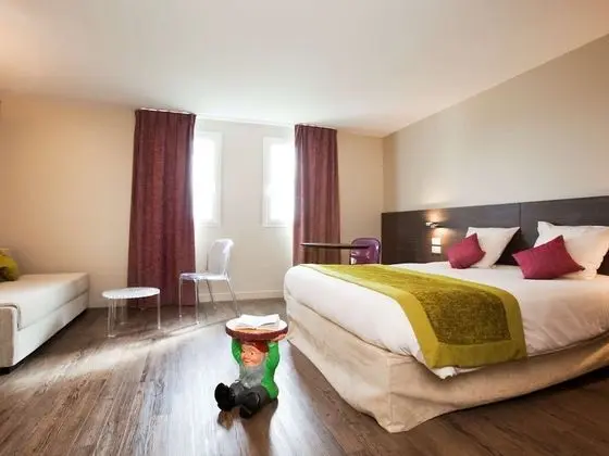 Standard Süit, 1 Çift Kişilik Yatak ve Çekyat
