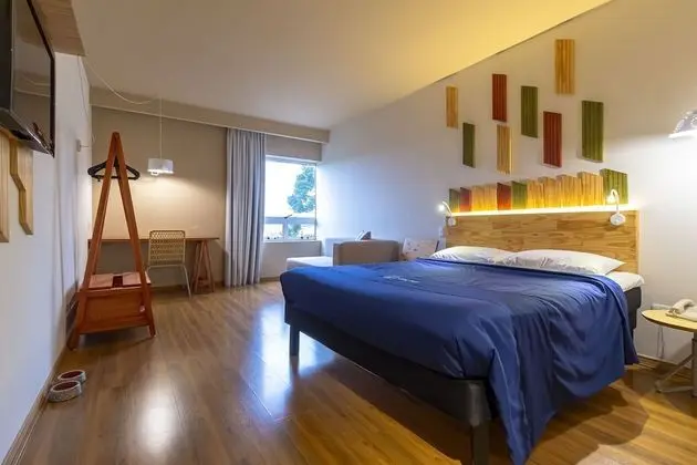 Standard Uma Cama Casal