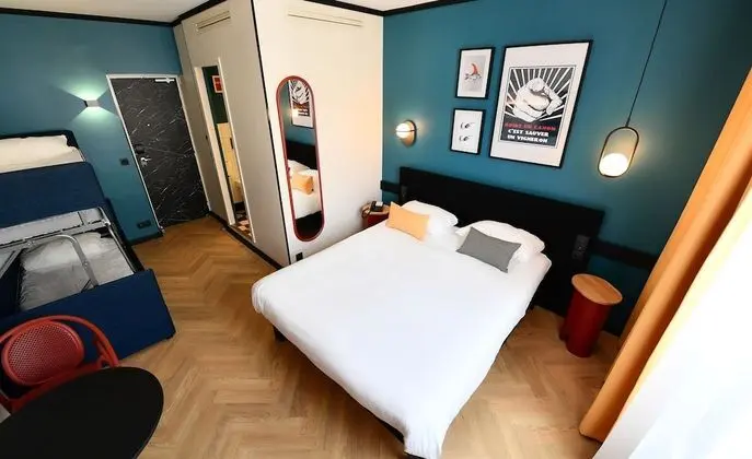 Oda, 1 Çift Kişilik Yatak ve Çekyat (Design)