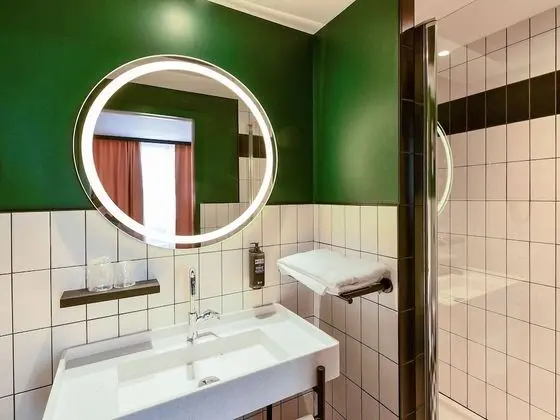 Oda, 1 Çift Kişilik Yatak ve Çekyat (Design)