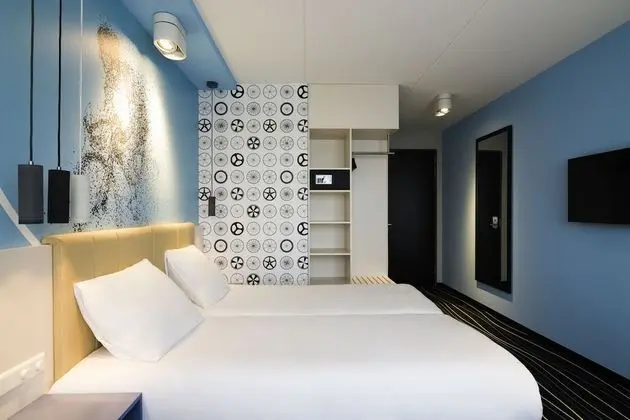 Oda, 2 Tek Kişilik Yatak (Motion)