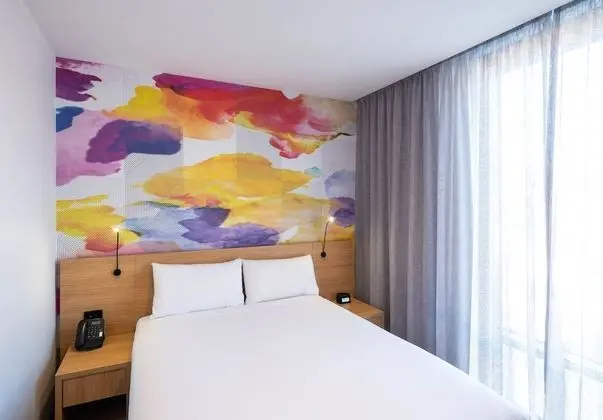 Standard Oda, 1 Büyük (Queen) Boy Yatak, Engellilere Uygun