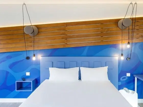 Süit, 1 Çift Kişilik Yatak ve Çekyat